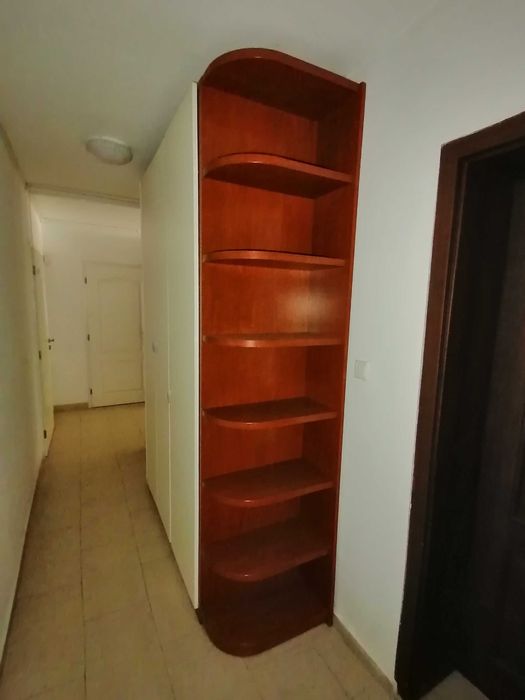 Гардероб дълъг от дървесина