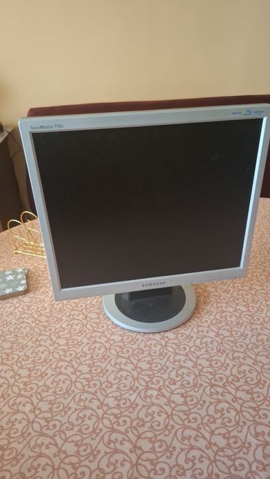 Монитор самсунг 710 N