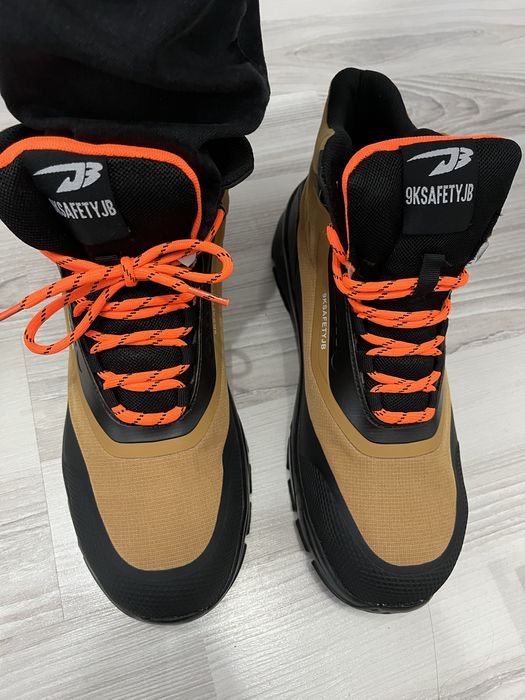 Работни обувки с бомбе