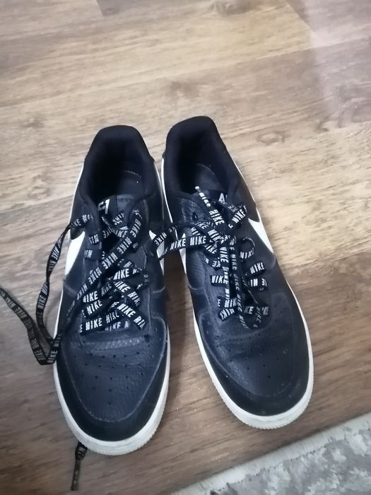 Кроссовки б/у хорошего качества