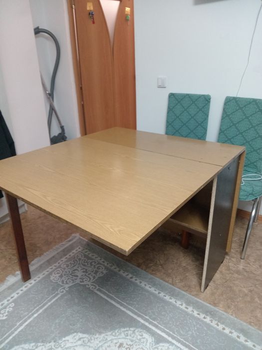 Продам стол, нормального качества!