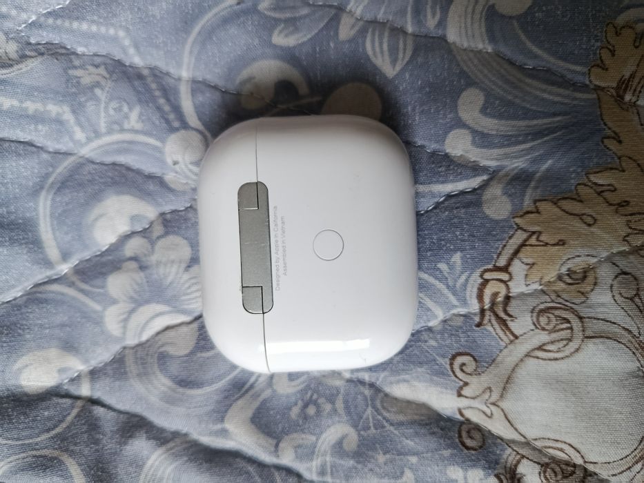 Продам AirPods 3