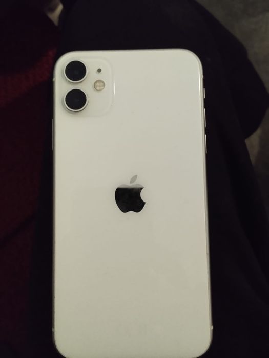 Продам айфон 11