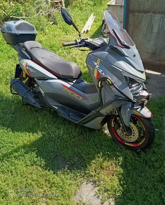 Продам скутер 180 кубов