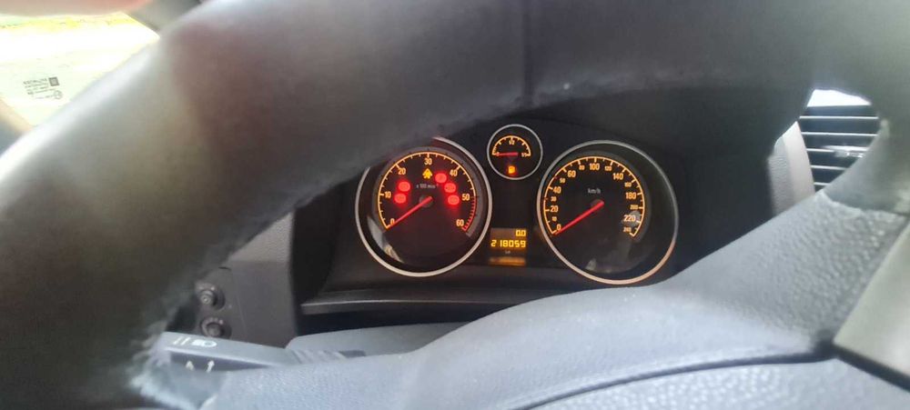 Опел Зафира 1.9 CDTI  Z19DT  Opel Zafira – само на части