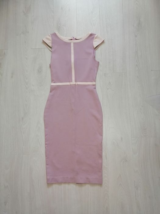 Vând rochii drăguțe!