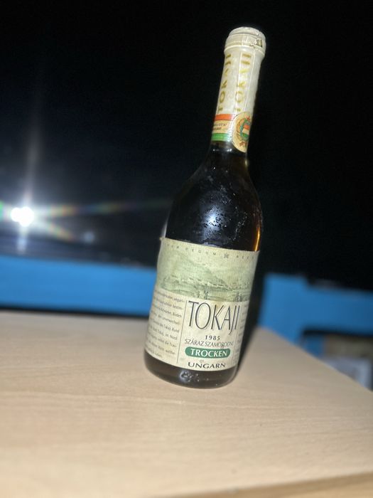 Vin alb sigilat