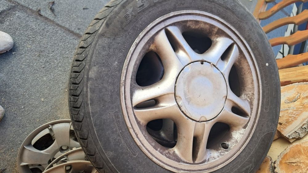 Алуминиеви джанти с гуми