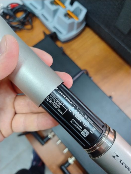 Продам микрофоны sennheiser EM 2050