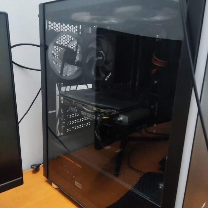 Vând set-up de gaming