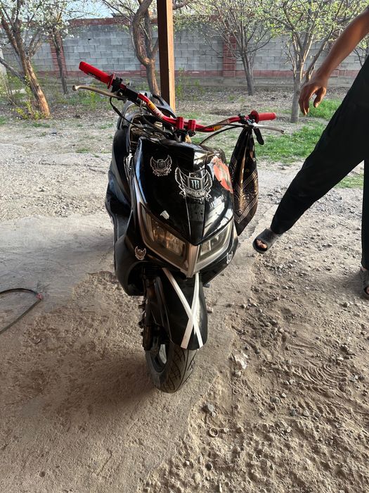 Продам м8 в хорошем состоянии