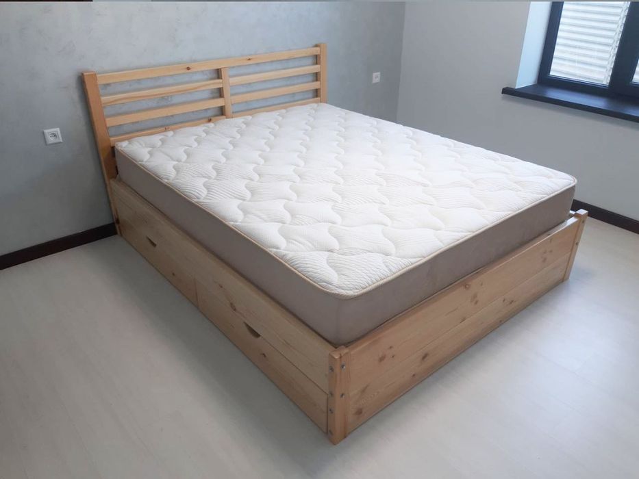 Двуспальная кровать из массива сосны с 4 ящиками