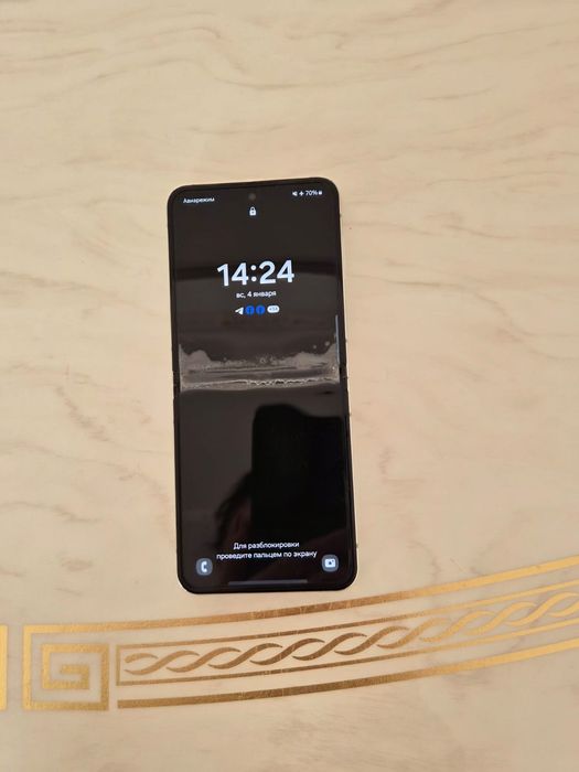 Samsung Z flip 5 12/512 Gold