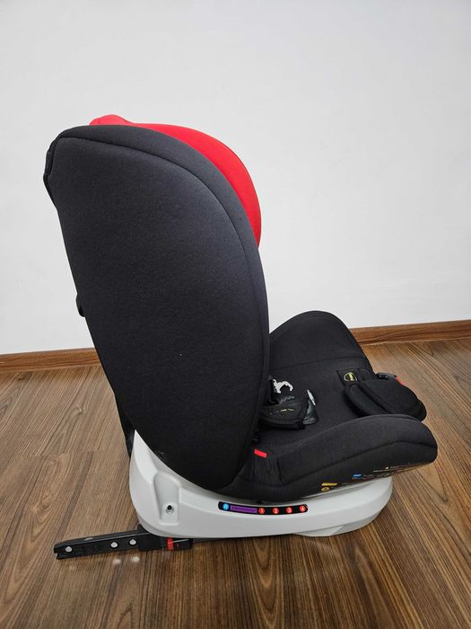 Scaun auto cu prindere Iso Fix