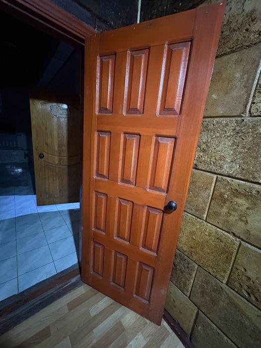 Отдам двери межкомнатные
