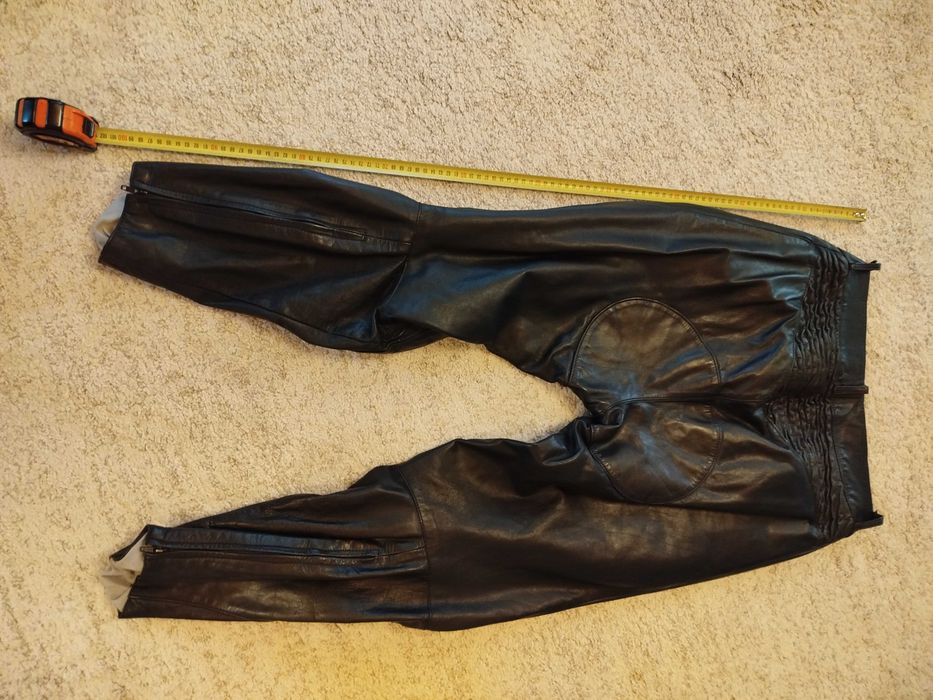 Pantaloni moto de piele