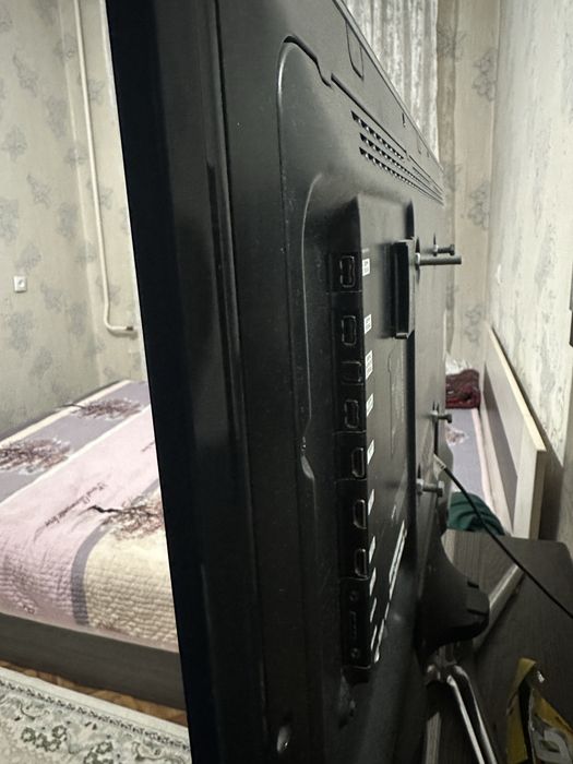 Продам телевизор самсунг 2012 год выпуска