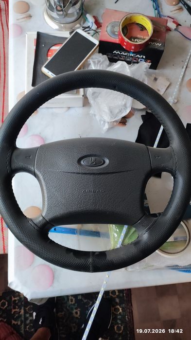 Продам руль от приоры 1