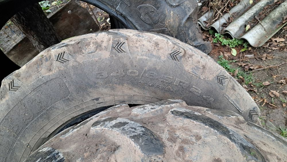 Anvelope tractor 420/85 R34 și 340/85 R24