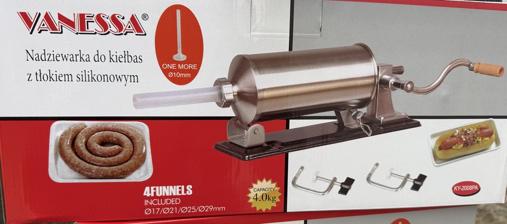 Masina de facut carnati, 2.5kg, 3kg, 4kg, 5.5kg orizontal si vertical