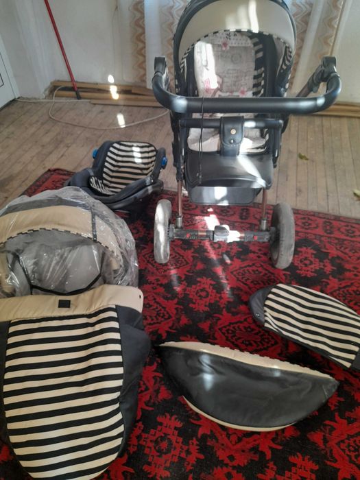 Бебешка количка три в едно