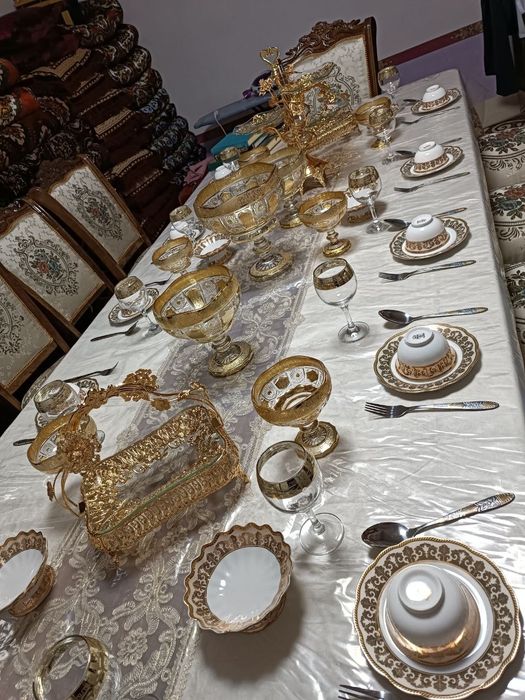 Срочно продается стол стул на 12 человек