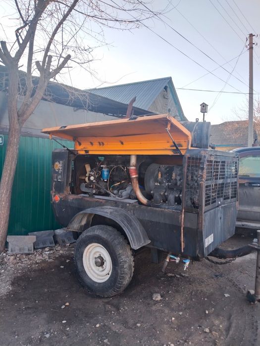 Продам компрессор дорожный