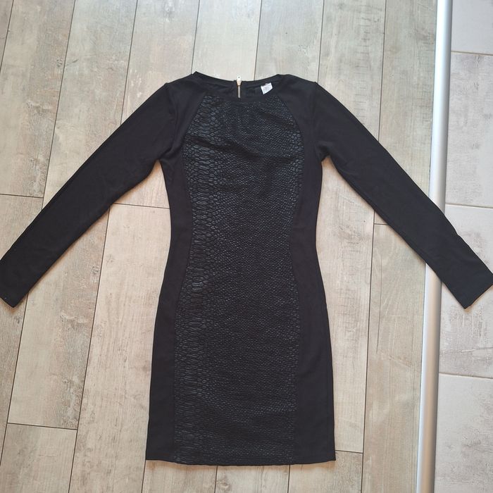 Рокля Guess XS и рокля на НМ