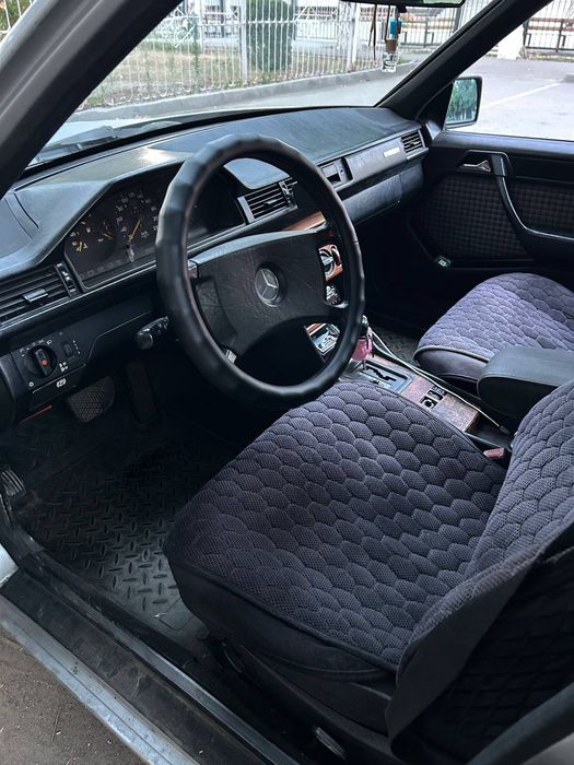 Mercedes Benz E230