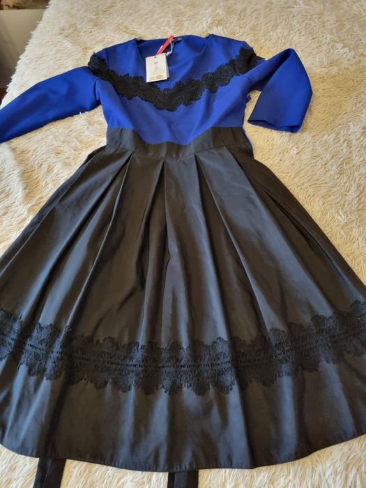 Платье нарядное, демисезонное