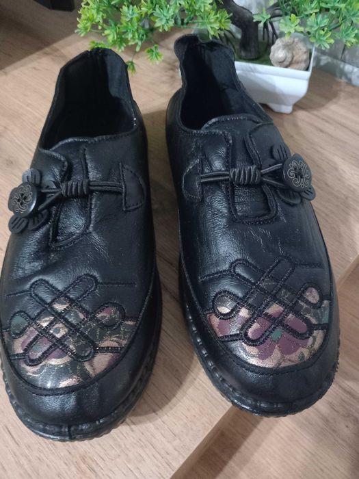 НОВИ обувки,номер 39