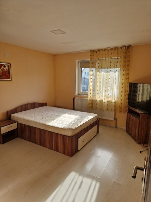 inchiriez apartament 2 camere