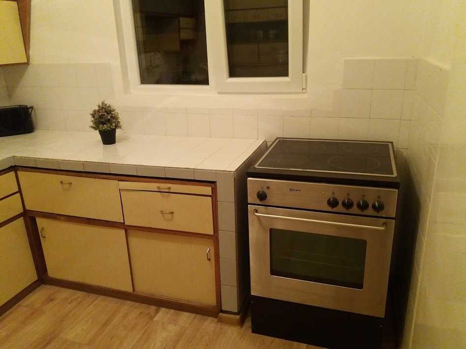 Дава се под наем Четиристаен апартамент в Хасково, Център - 120 кв.м за 278.97 € - Снимка #9