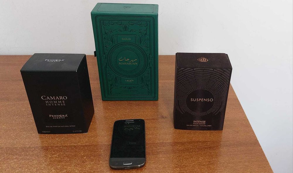 Se vinde parfumuri de foarte buna calitate , cadou un telefon Samsung folosit .