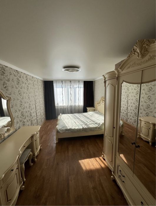 Гарнитур спальный