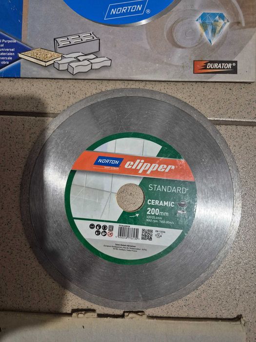 Diferite discuri diamantate, discuri pentru lemn, discuri pentru placi ceramice, discuri multi material, diametre 180/190/200/210/230 mm, toate NOI