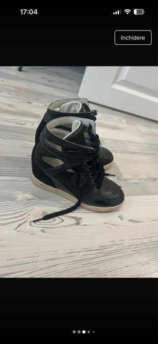 Adidasi Armani cu toc