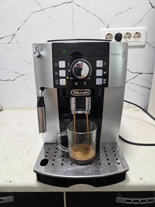 Espressor Automat DeLonghi Magnifica S ECAM 21.117.SB Aparat cu Cafea Boabe