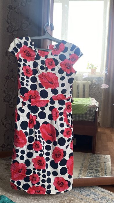 Продам платье  размер 44-46