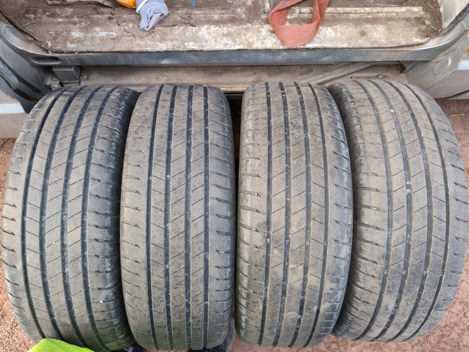 Продавам 4 бр. Летни  Гуми BRIDGESTONE 225/65/17