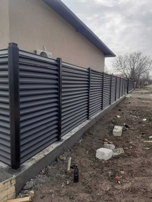 Garduri si porti stil jaluzea, sipca metalica, tabla cutata