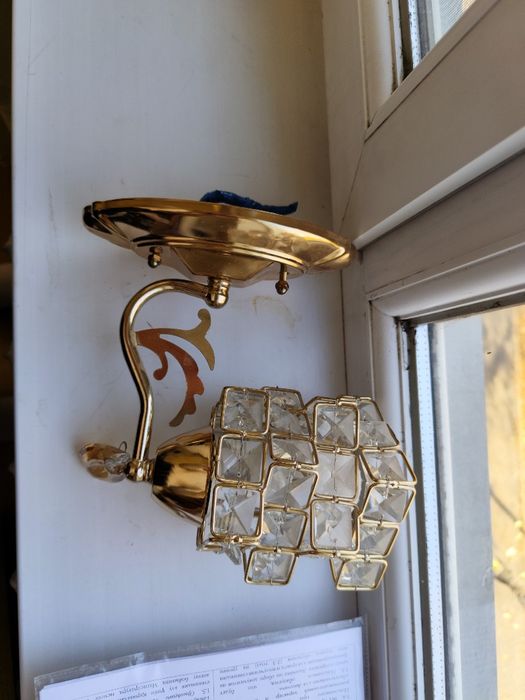 Продам люстру и бра