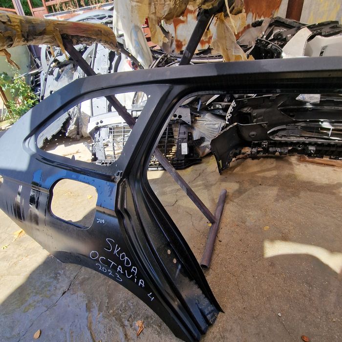 Skoda Octavia 4  2023 заден десен калник панел