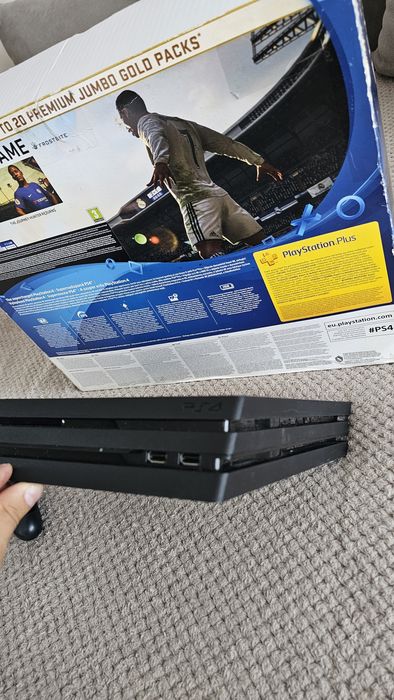 Vand ps4 pro fc 26 ca nou playstation