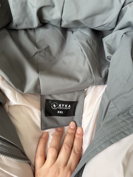 Продам куртку 10000 тг