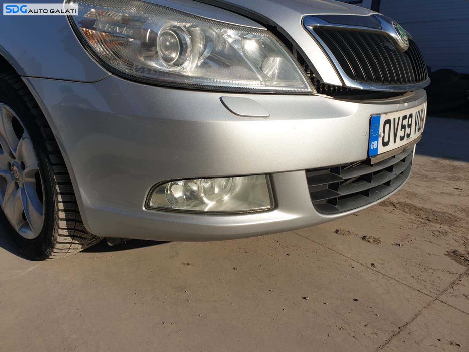 Bara Spoiler Fata Completa cu Spalatoare Far Faruri Skoda Octavia 2 Facelift FL 2008 - 2013 Culoare LA7W [Q1960]
