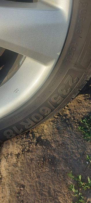 Продам резину на 18