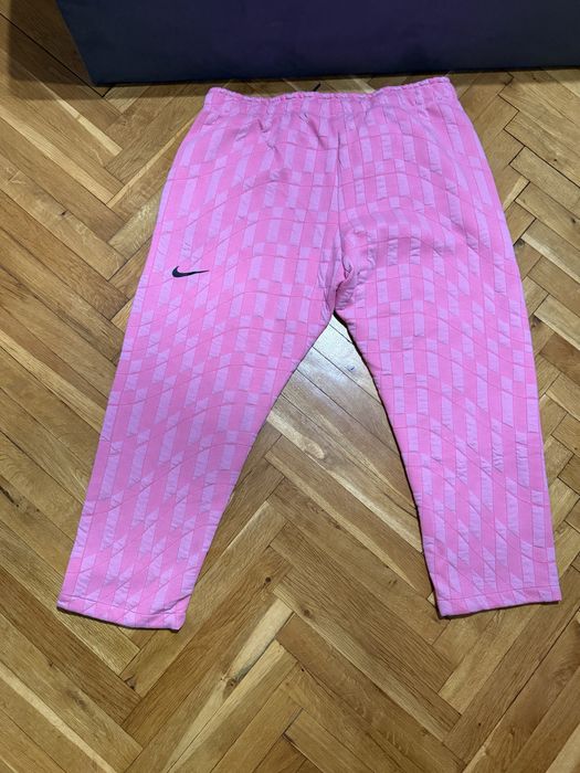 Панталон nike и подарък клин nike