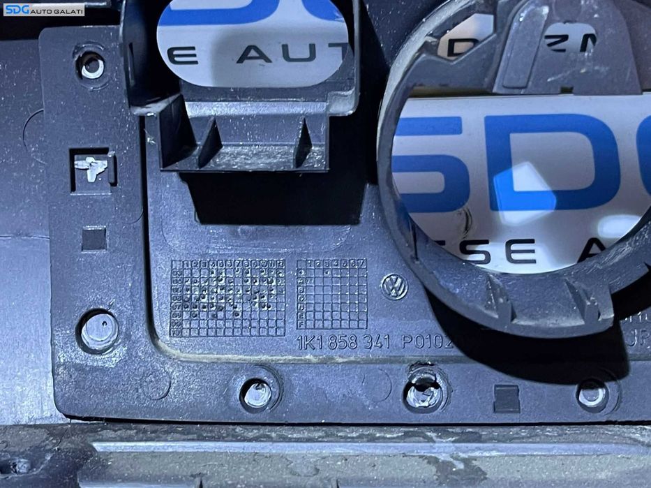 Rama Bloc Lumini Plastic Torpedo Torpedou Mic Bord Stanga Sofer Volkswagen Jetta 2006 - 2011 Cod 1K1858367 1K1858341 1K1857919D