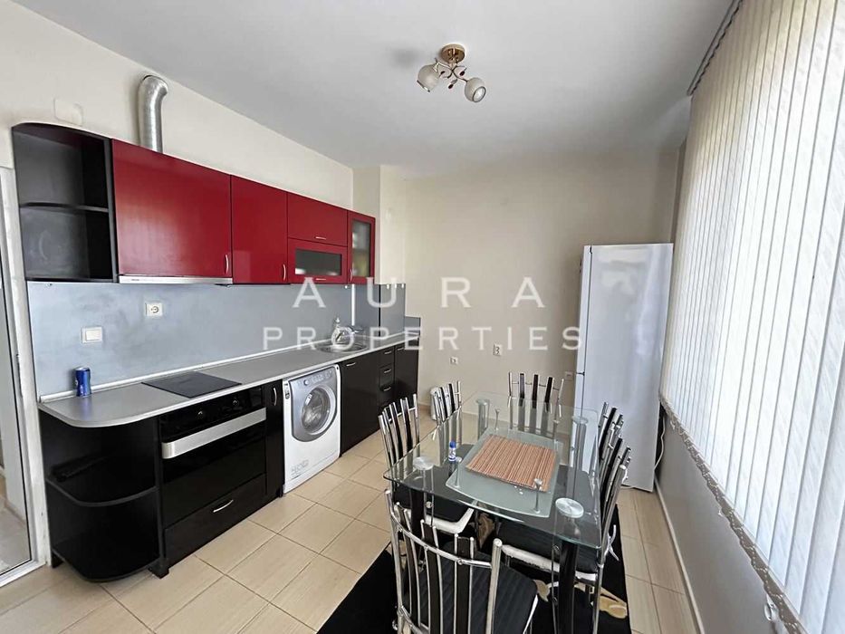 Дава се под наем Тристаен апартамент в Разград, Център - 100 кв.м за 561 € - Снимка #2